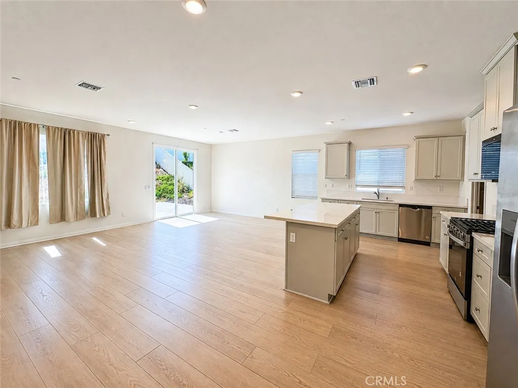 7506 Baerss, Riverside, California 92507 — photo 4