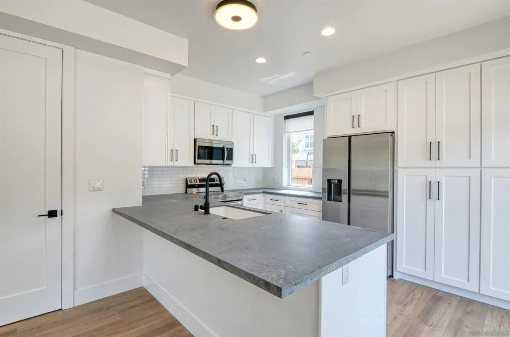 221 227 W G Street, Encinitas, California 92024 — photo 5