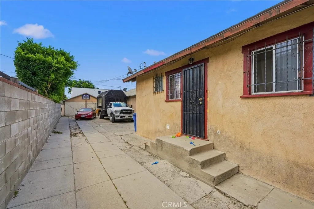 724 E 50th, Los Angeles, California 90011 — photo 4