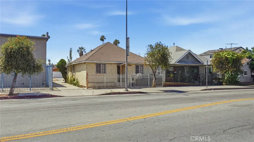 1374 E Vernon, Los Angeles, California 90011 — photo 5