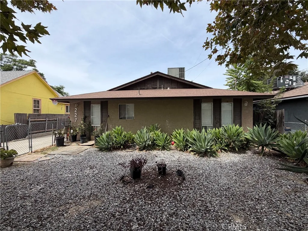 227 N Alessandro
