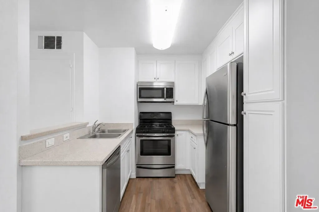 5535 Canoga Avenue 317, Woodland Hills, California 91367 — photo 5