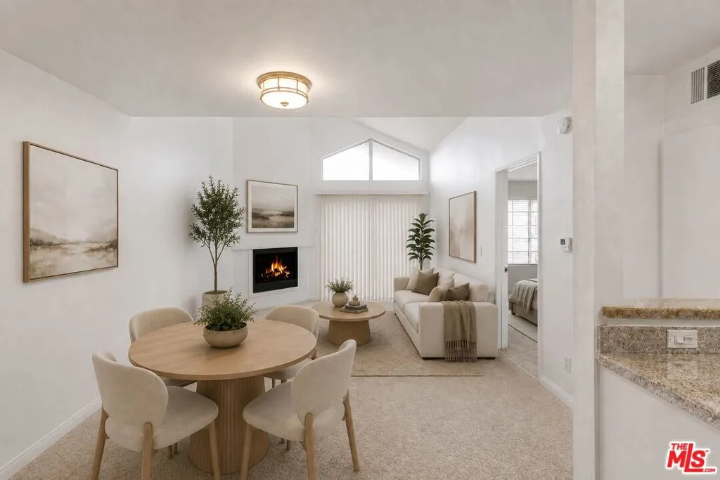 5535 Canoga Ave