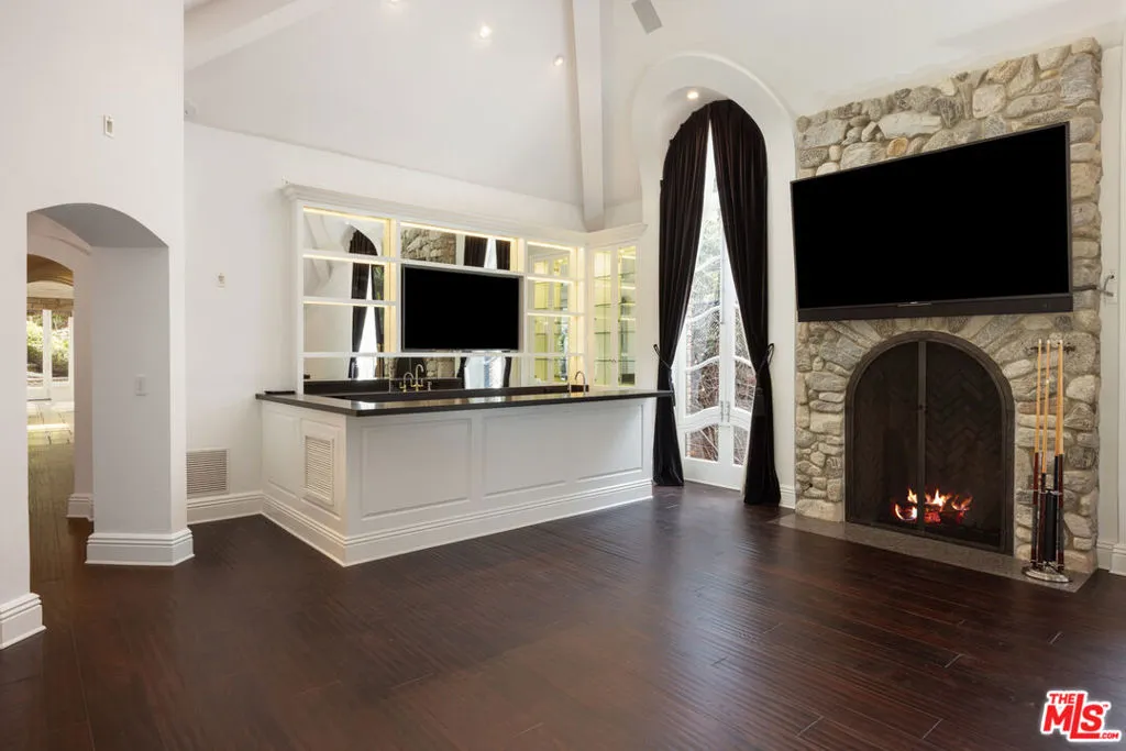 9507 Heather Road, Los Angeles, California 90210 — photo 5