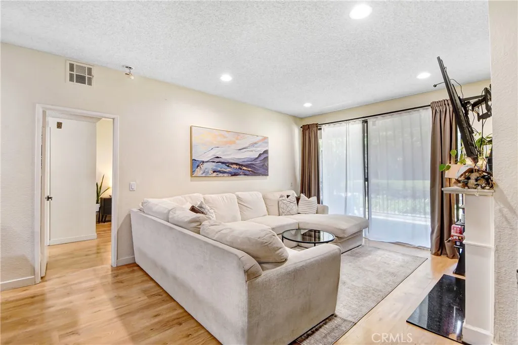 10610 Lakeside Drive N 209, Garden Grove, California 92840 — photo 4