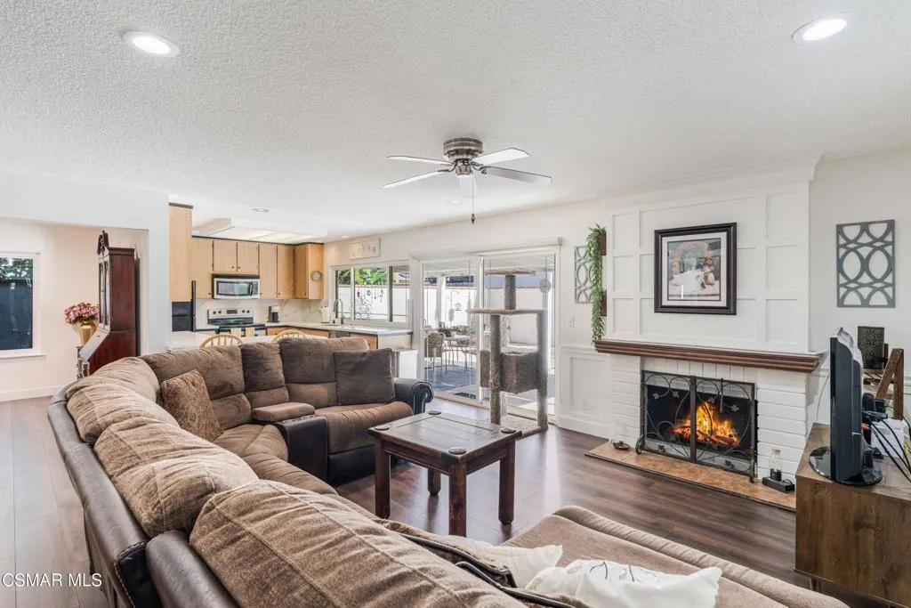 3062 Barnes St-8