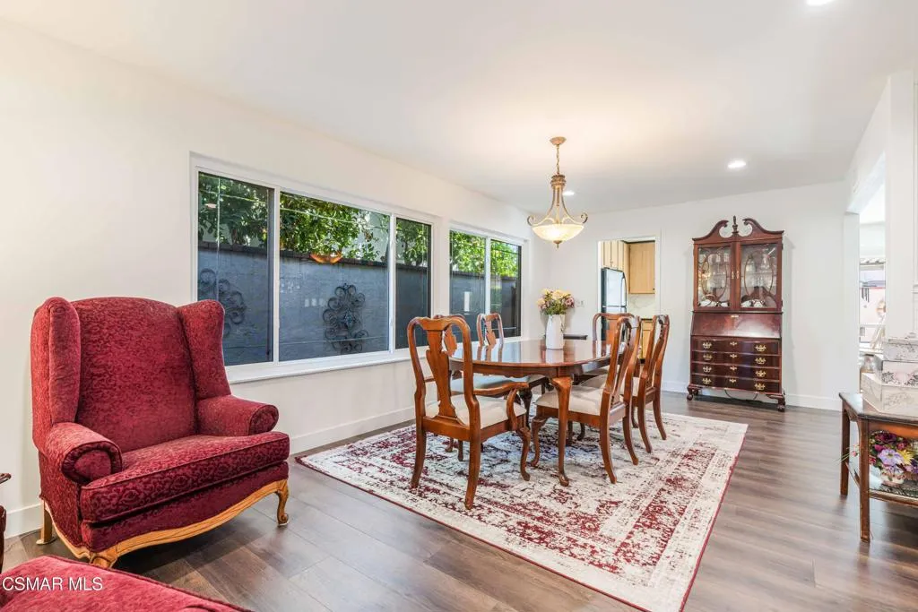 3062 Barnes St-5