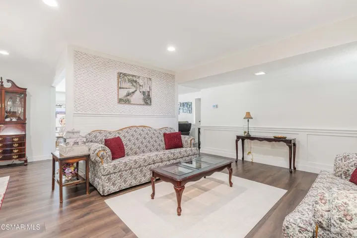 3062 Barnes St-3