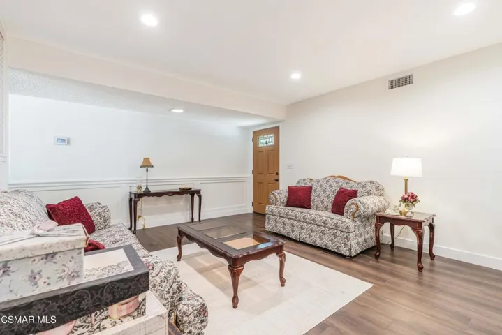 3062 Barnes St-4