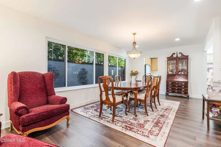 3062 Barnes St-5