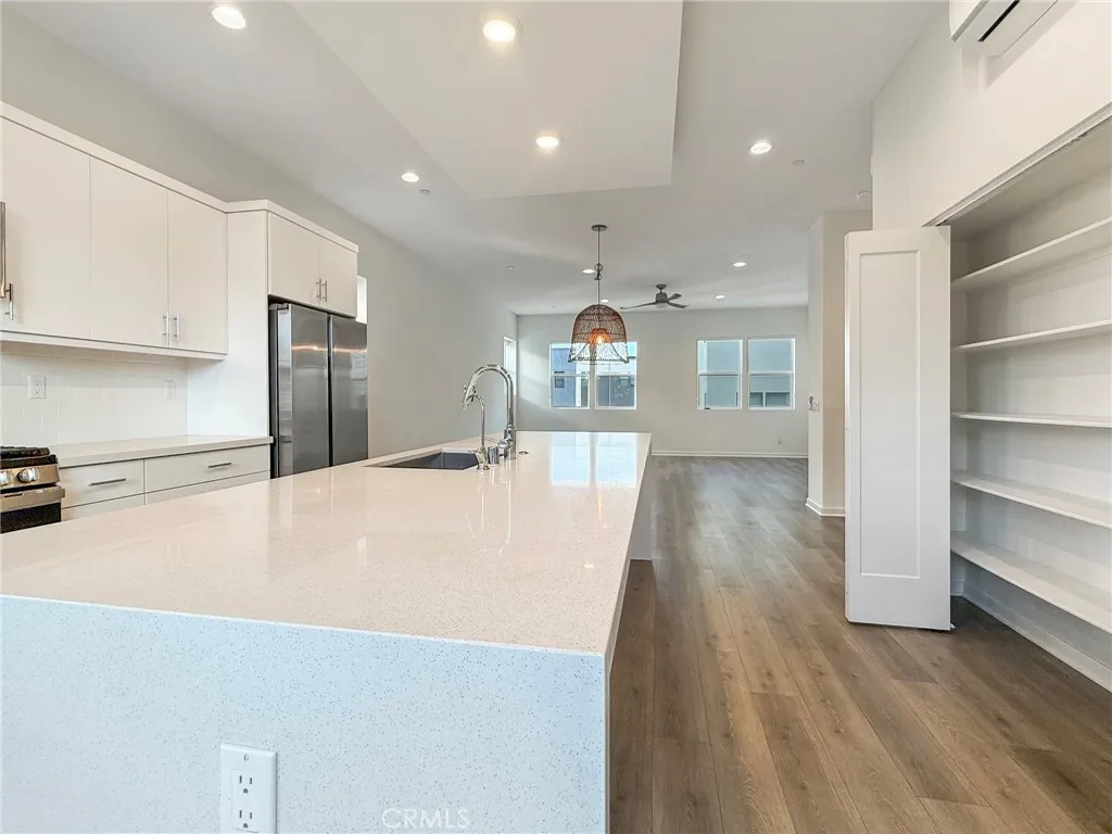 420 W Central, Brea, California 92821 — photo 5