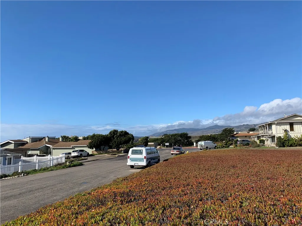 Balboa Ave, facing north