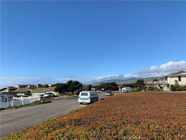 Balboa Ave, facing north