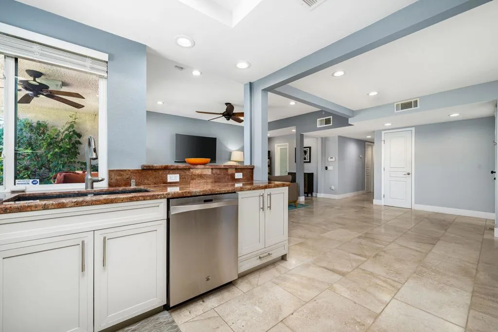 Kitchen/Living