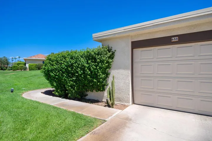 Attached Garage