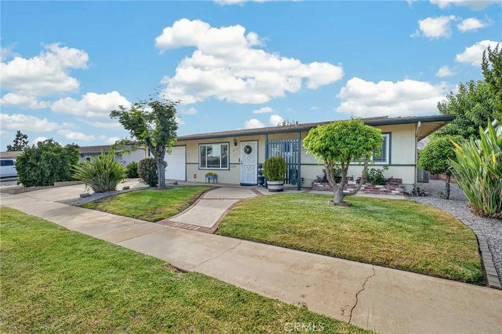 11918 Peach Tree Road, Yucaipa, California 92399 — photo 4