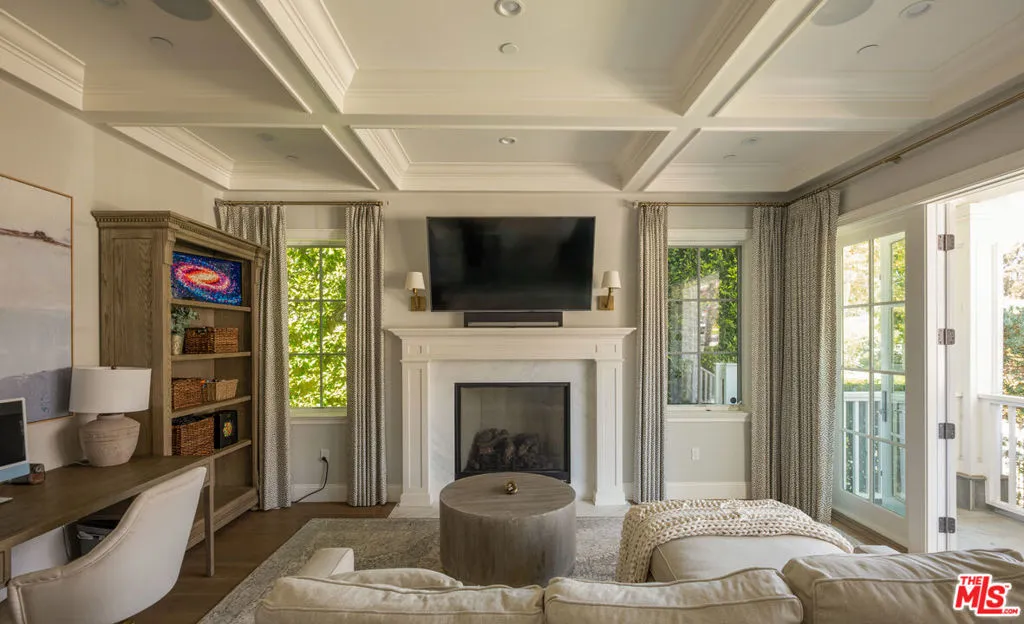 10334 Lorenzo Drive, Los Angeles, California 90064 — photo 4