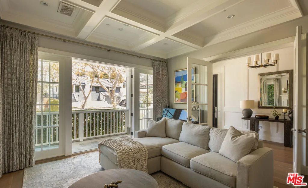 10334 Lorenzo Drive, Los Angeles, California 90064 — photo 5