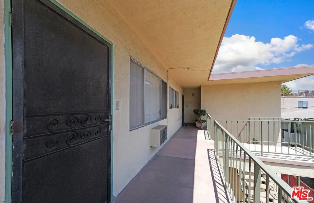 344 S Hobart Boulevard, Los Angeles, California 90020 — photo 4