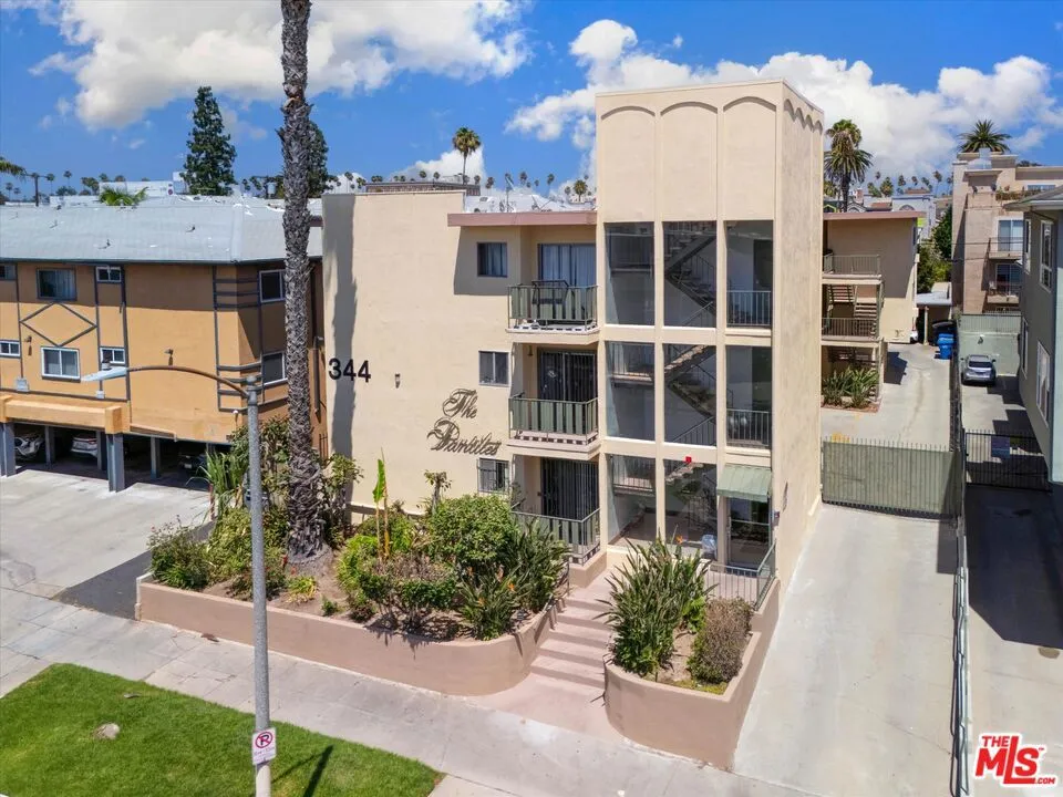 344 S Hobart Blvd