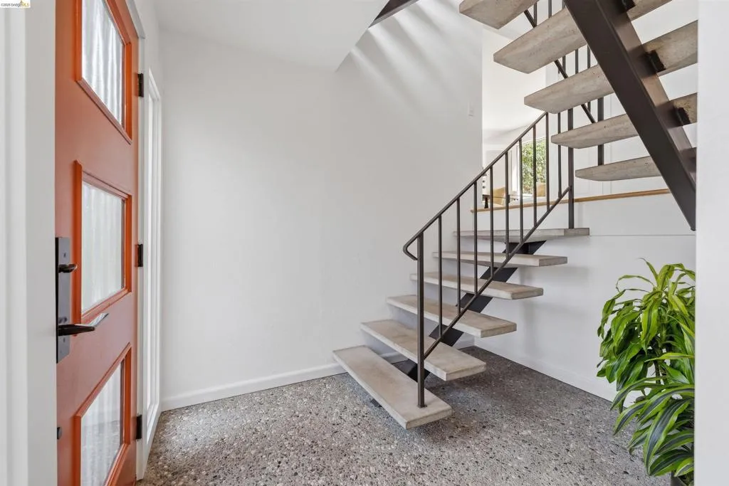 6856 Armour Dr, Oakland, California 94611 — photo 5