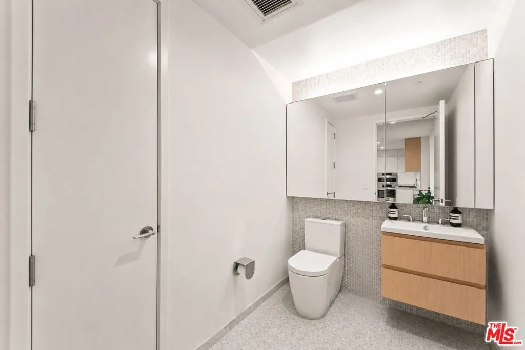 877 Francisco Street 1716, Los Angeles, California 90017 — photo 4