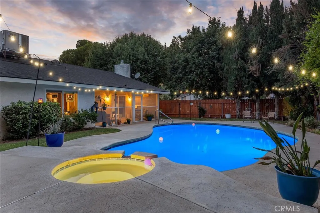 308 Swan Ct