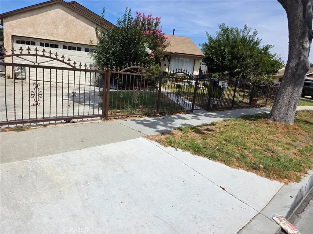 41 W Barclay, Long Beach, California 90805 — photo 4