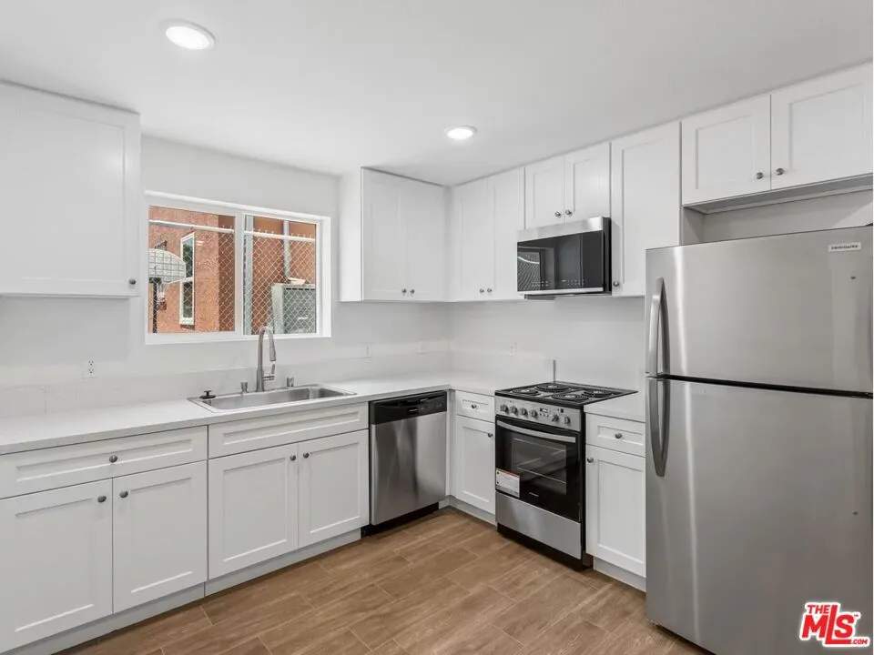 833 W 84th Street, Los Angeles, California 90044 — photo 5