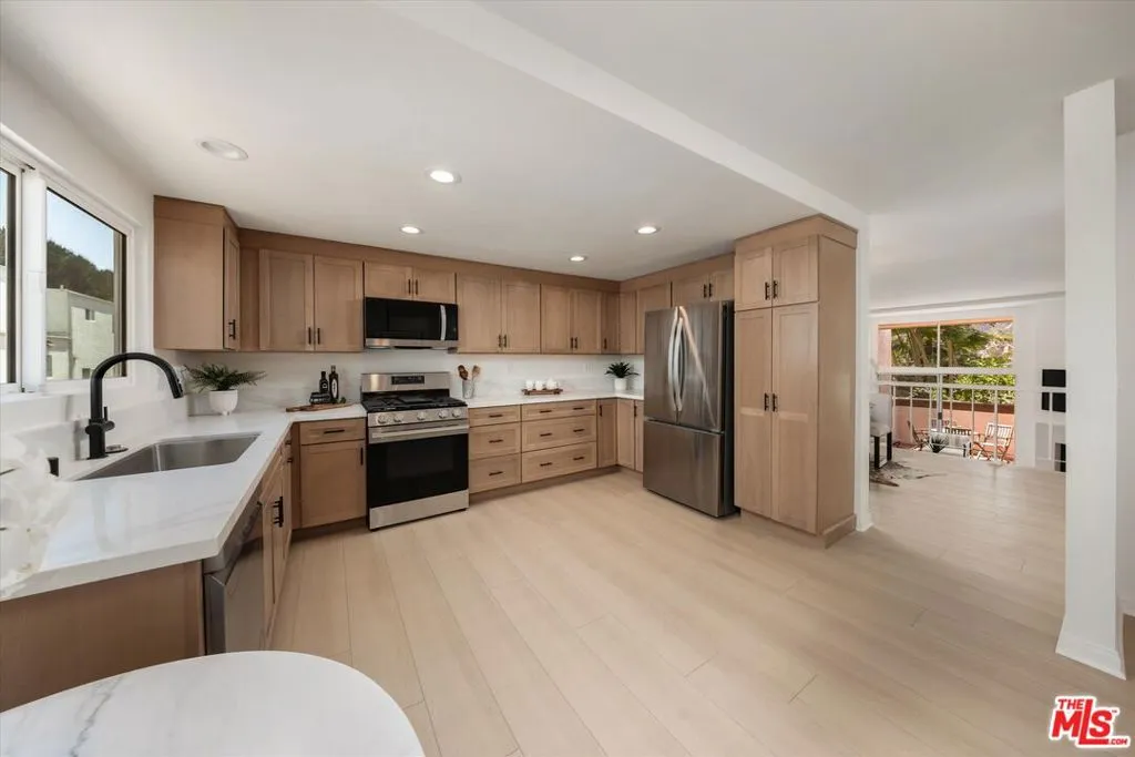 17173 Palisades Circle, Pacific Palisades, California 90272 — photo 5