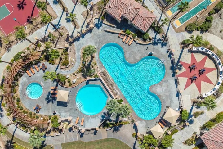 65-Four Seasons Community (3) - Copy