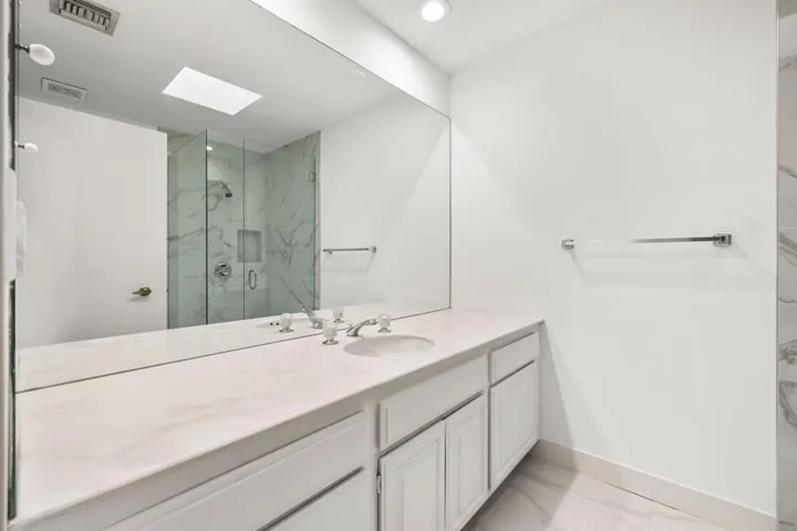 Guest Bath 2
