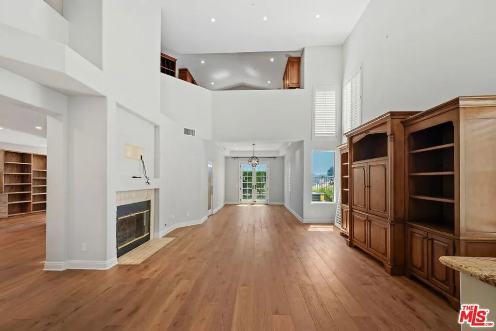 16778 Calle Arbolada, Los Angeles, California 90272 — photo 4