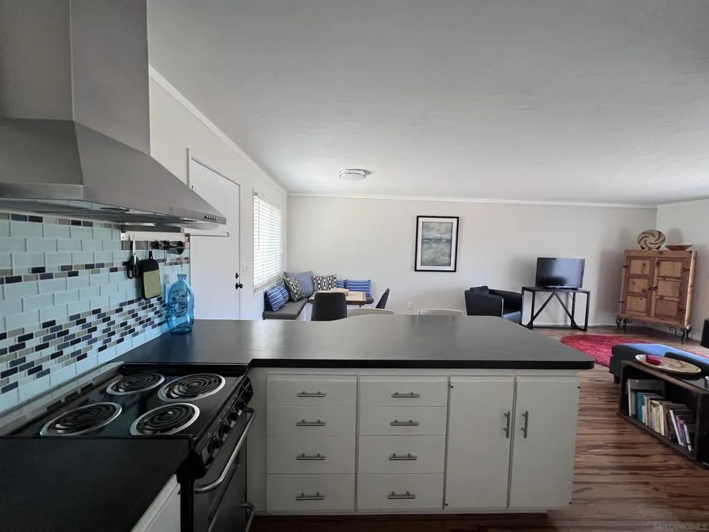 3134 E Club Cir