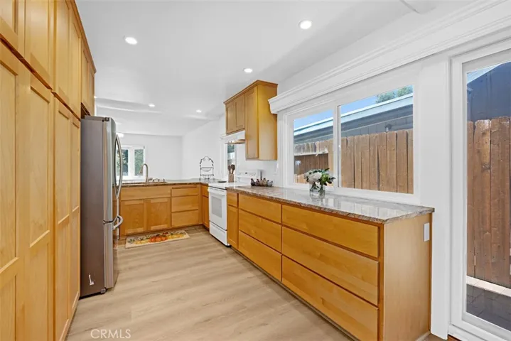 Lots of cabinets for all your cooking needs. Large pull-out drawers