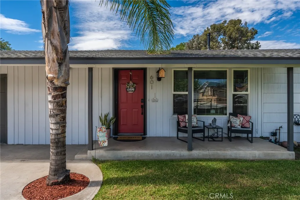 601 S Taylor, Hemet, California 92543 — photo 5