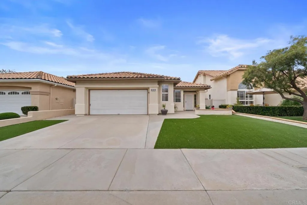 1619 Fairway Oaks Ave