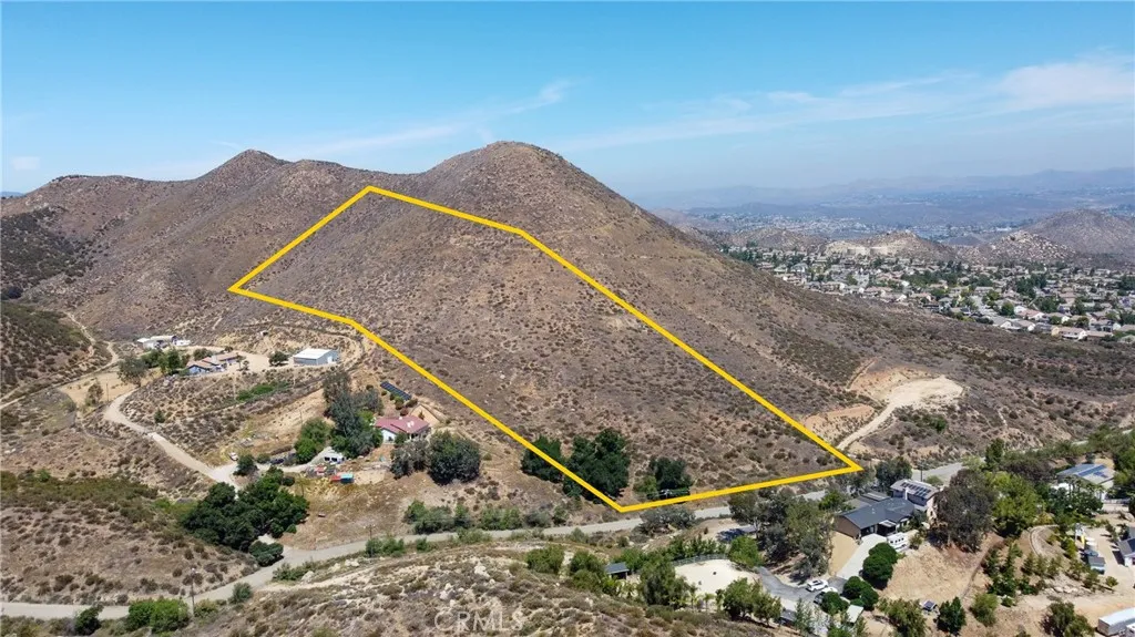 32350 Lost, Wildomar, California 92595 — photo 5