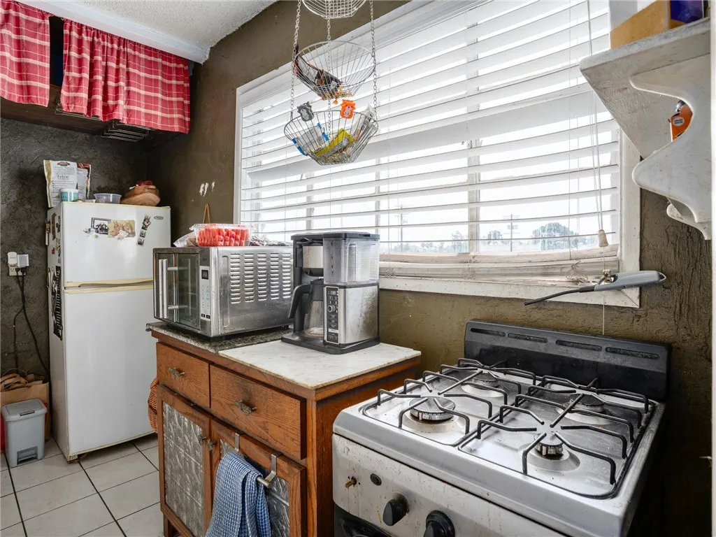 25828 President, Harbor City, California 90710 — photo 5