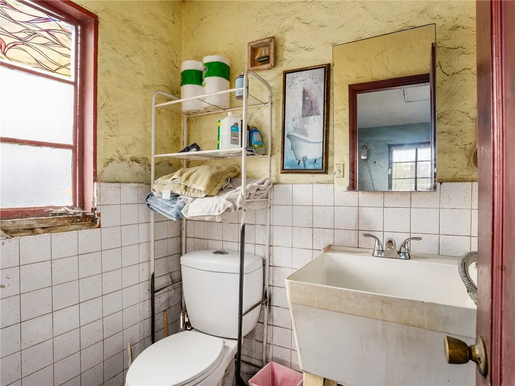 25828 President, Harbor City, California 90710 — photo 4