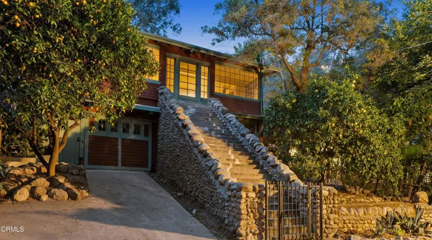 01 - Laurel Canyon (2026)