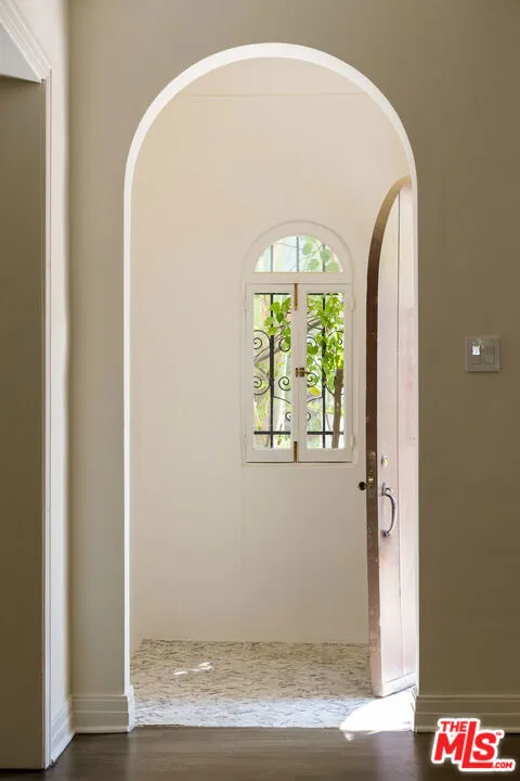 925 N Rexford Drive, Beverly Hills, California 90210 — photo 4