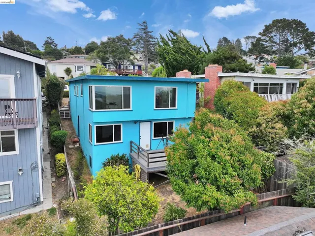 6556 Claremont Ave, Richmond, California 94805-2043 — photo 4