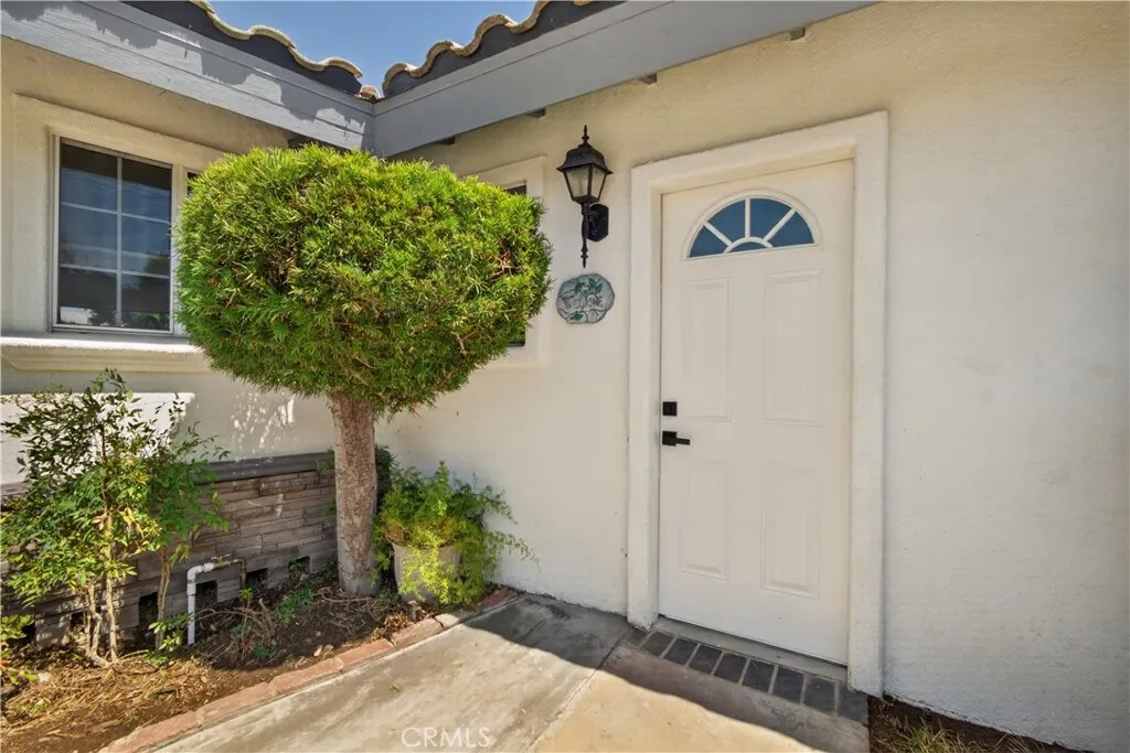 1837 1/4 Vallecito Dr