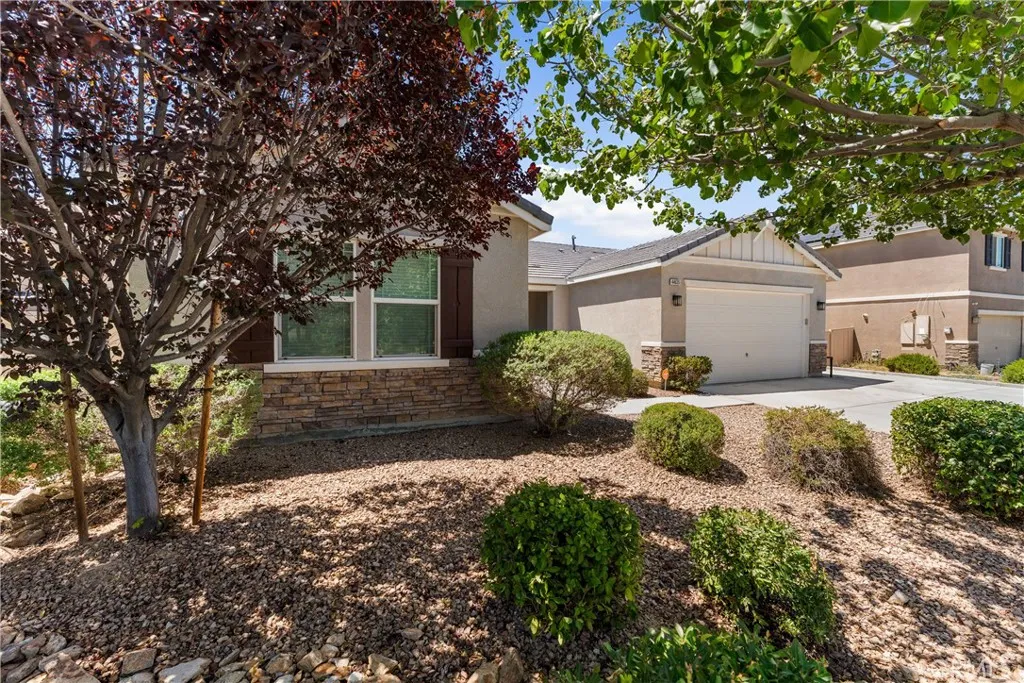 44635 Camolin, Lancaster, California 93534 — photo 4