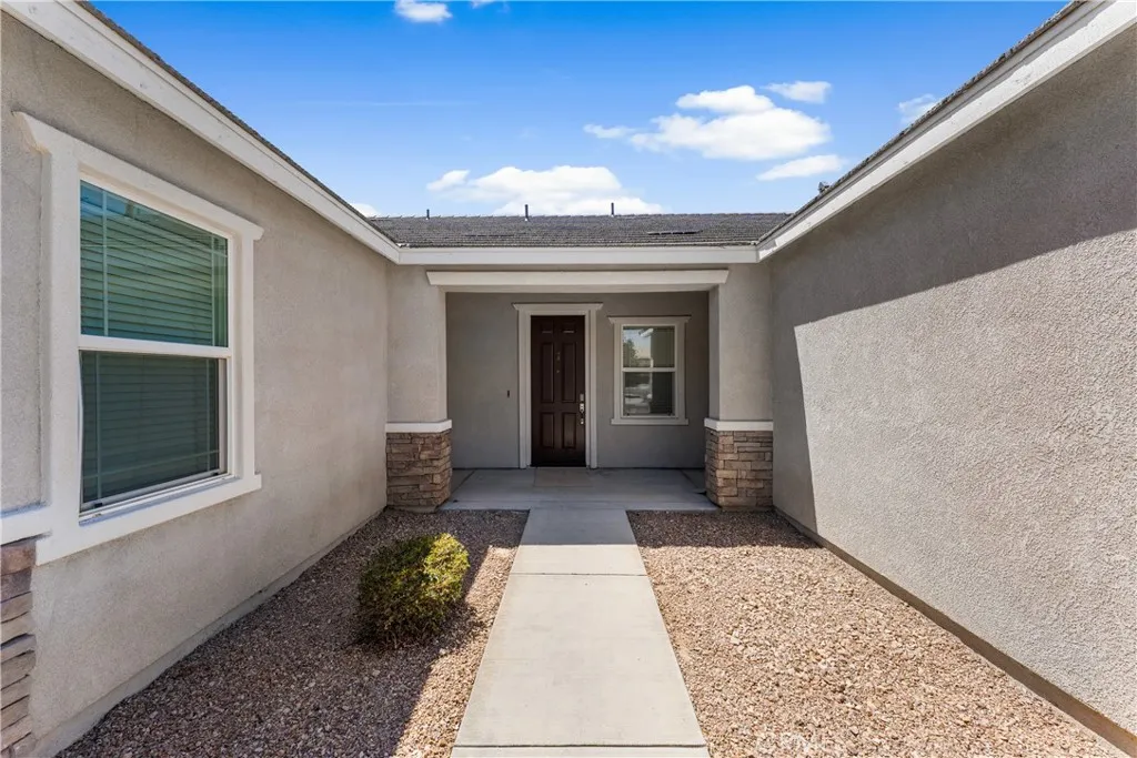 44635 Camolin, Lancaster, California 93534 — photo 5