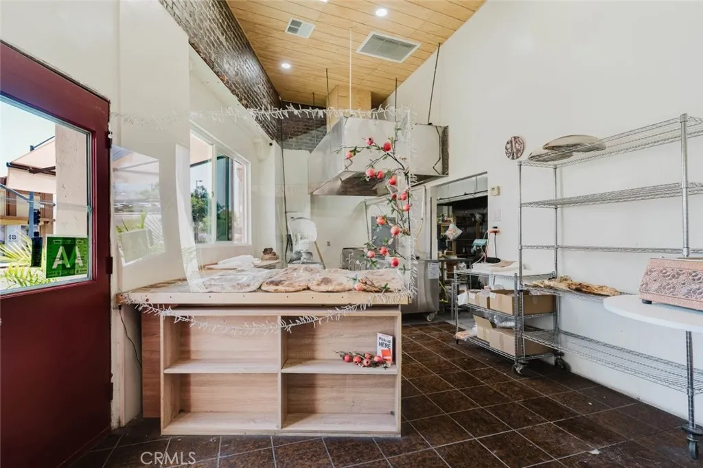 627 S Glendale Avenue, Glendale, California 91205 — photo 4