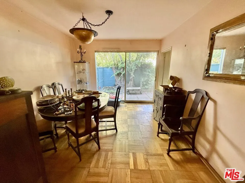 5390 Village, Los Angeles, California 90016 — photo 4