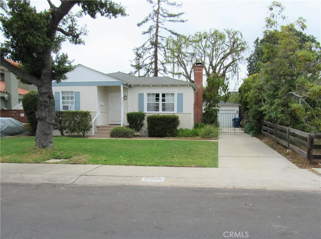 6553 W 82nd