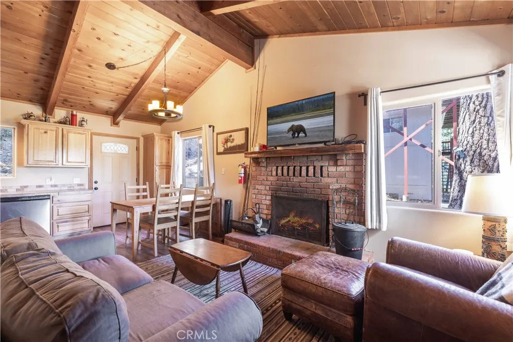 528 Villa Grove, Big Bear City, California 92314 — photo 5